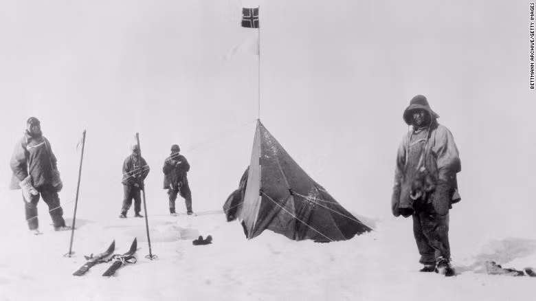 Cách đây 280 triệu năm, Nam Cực ấm hơn bây giờ. Khi đó, châu lục này là một phần của siêu châu lục Gondwana ở phía nam địa cầu, nơi mà bây giờ đã được phân chia thành châu Phi, Nam Mỹ, bán đảo Arabia, Ấn Độ, Madagascar, Australia - New Guinea và New Zealand. Ảnh: CNN.