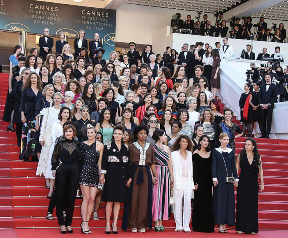 82 phụ nữ trên thảm đỏ Cannes.