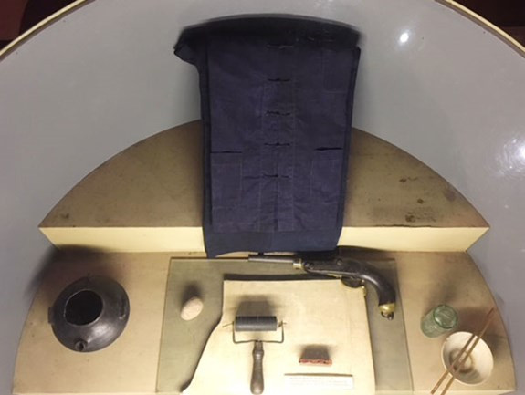 Trung bay hien vat, tai lieu ve Cach mang Thang Tam nam 1945-Hinh-4