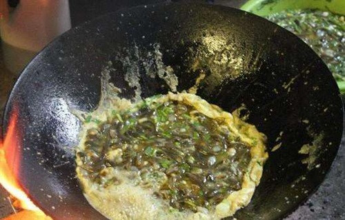 Nòng nọc tráng trứng ăn để chữa bệnh.