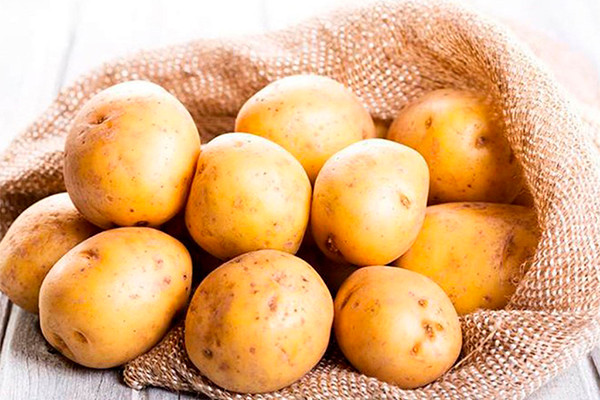 Khoai tây chứa nhiều vitamin A, B và C rất có lợi cho tóc.
