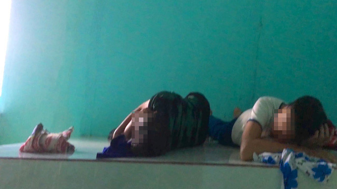 Nu “than y” co ten “Ong Coc” tri ba benh bang cach… vuot, thoi?-Hinh-2