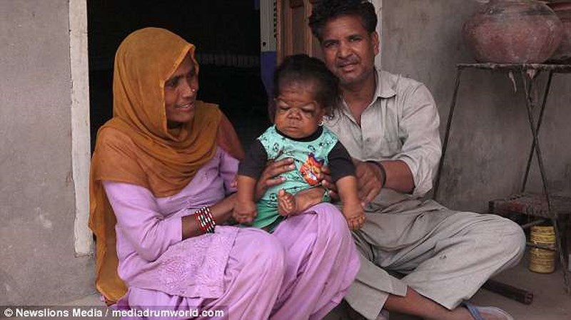 Cậu mợ của Manpreet chăm sóc cậu như con ruột và hết mực thương yêu. Ảnh: Newsilons Media.