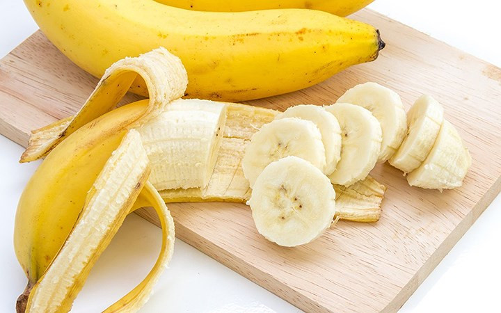 Chuối: Sự tập trung của các vitamin và các hợp chất hữu cơ trong chuối có thể nhanh chóng làm giảm viêm, ho, cao sốt và sản xuất chất nhầy quá mức, đó là tất cả các triệu chứng nghiêm trọng của bệnh lao.