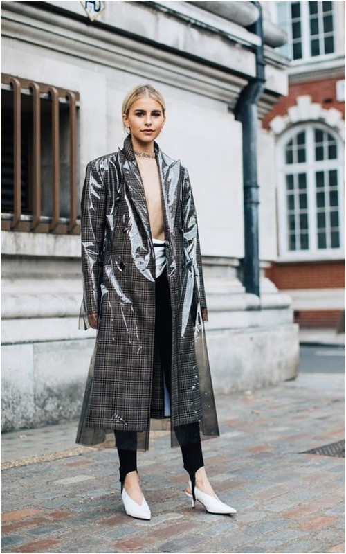 Điều đó đủ để chứng minh vì sao bạn nhất thiết cần một đôi trong tủ đồ của mình, không phải bốt cao cổ, không phải bốt tất hay giày sneaker.