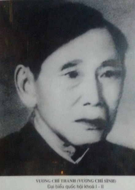 Vương Chí Sình (1886 - 1962) được xã hội nhắc tới nhiều hơn, con thứ hai của Vương Chính Đức, là người con chính thức theo cách mạng, cũng là người anh em kết nghĩa với bác Hồ. Ông từng tham gia Đại biểu Quốc Hội khóa I và II.