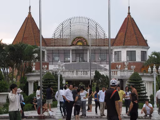 Soi loat casino hoanh trang nhat nuoc nguoi Viet sap duoc vao choi-Hinh-2