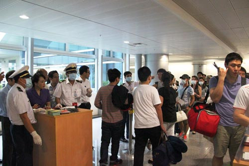 Hình ảnh Bọ truỏng Y té kiẻm tra chóng MERS tại TP HCM-Hinh-5