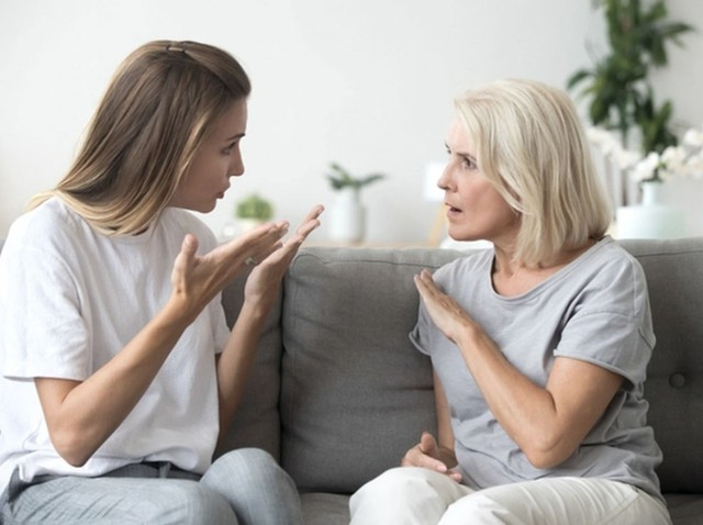 Me chong bi con dau moi sinh duoi ra khoi nha chi vi...