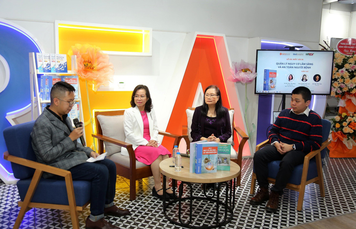 Tranh sai sot khi cham nguoi benh voi cuon sach quy tu chuyen gia