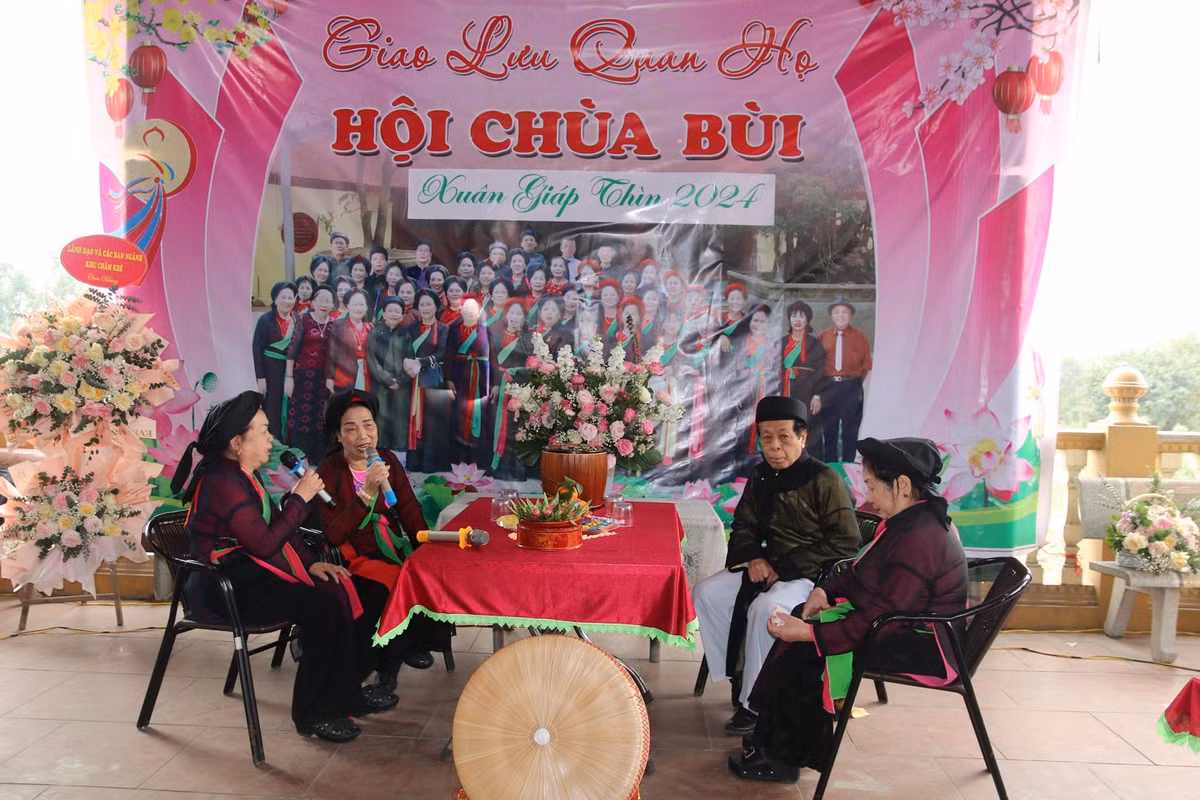 Doc dao quan ho co chi co o Cham Khe