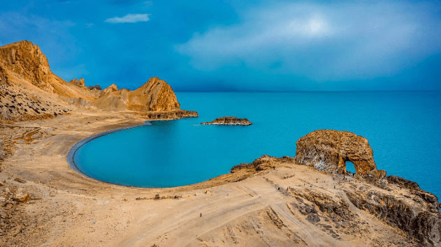 Cùng với đó, lượng mưa ở Nagqu quá ít, chỉ khoảng 400 mm một năm nên sự hiện diện của 1 bóng cây xanh càng thêm khó.