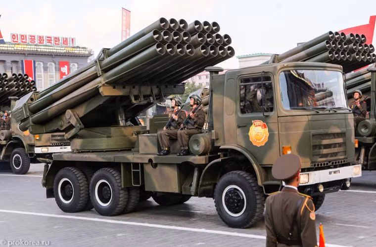 Pháo phản lực phóng loạt cỡ 240mm 22 nòng do Triều Tiên tự phát triển. Loại pháo này được phương Tây định danh là M-1992 240mm.