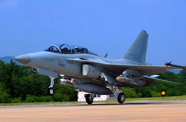 Về hỏa lực, TA-50IQ có thể giúp cho Không quân Iraq đối phó hiệu quả với phiến quân IS và các phe phái phiến quân khác. Theo đó, nó có thể mang pháo 3 nòng cỡ 20mm, cùng 3,7 tấn vũ khí do Mỹ, Hàn Quốc sản xuất.