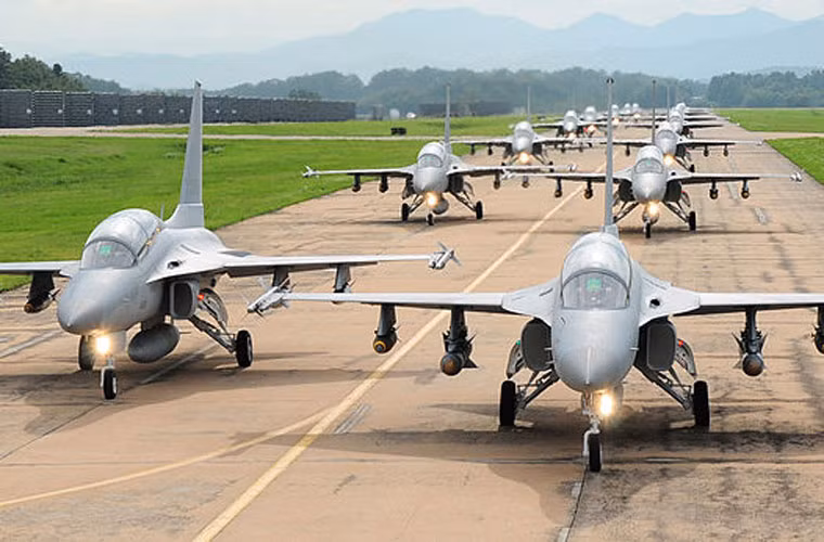 Vì nguyên gốc T-50 là máy bay huấn luyện nên TA-50IQ bên cạnh khả năng chiến đấu vẫn đảm nhiệm được việc huấn luyện phi công quân sự.