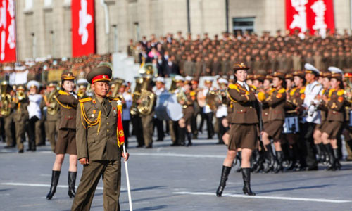 Đây có lẽ là những nữ binh sĩ được tuyển chọn đặc biệt kĩ càng, đòi hỏi rất cao về gương mặt.