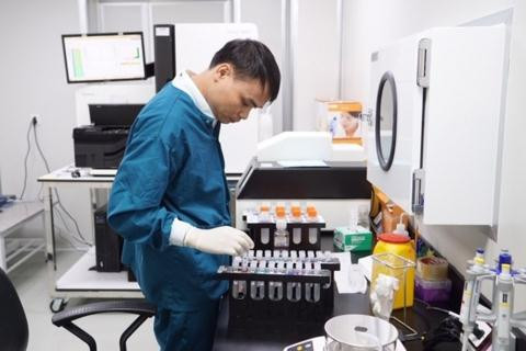 Công trình “Nghiên cứu về bộ gen của người Việt” vừa được công bố, cho thấy hệ gen người Việt có sự khác biệt so với hệ gen các quần thể người khác, thể hiện qua sự khác biệt lớn về tần suất xuất hiện của nhiều biến đổi di truyền.