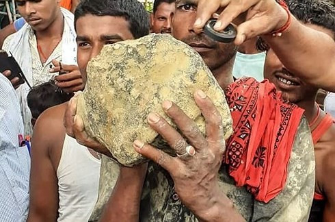 Chan tuong thien thach to bang qua bong vua roi ruong lua An Do