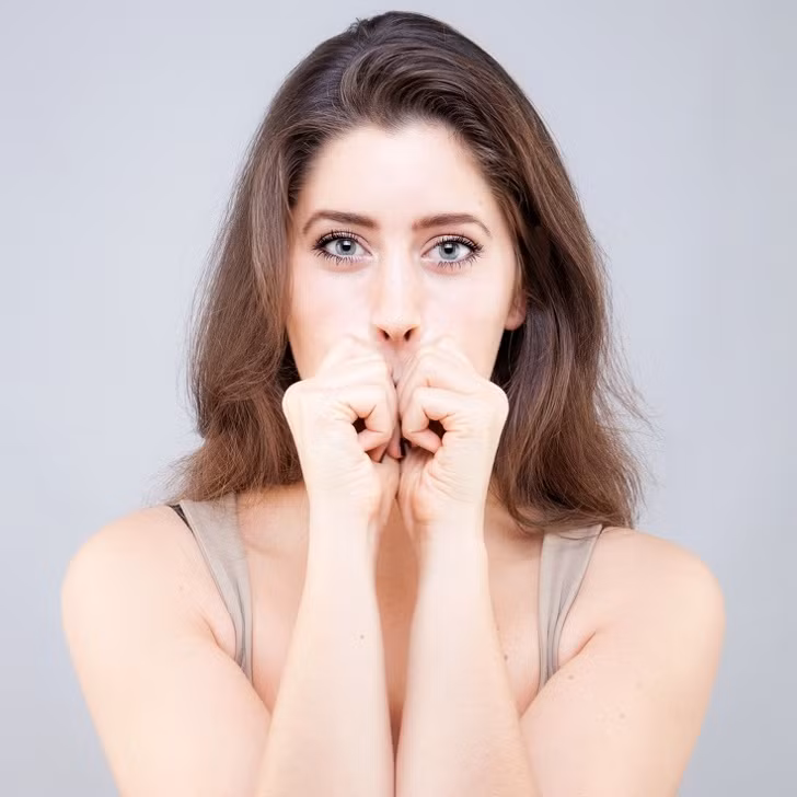 Kiên trì tập yoga cho mặt thường xuyên giúp gọn mũi Kiên trì tập yoga cho mặt thường xuyên giúp gọn mũi