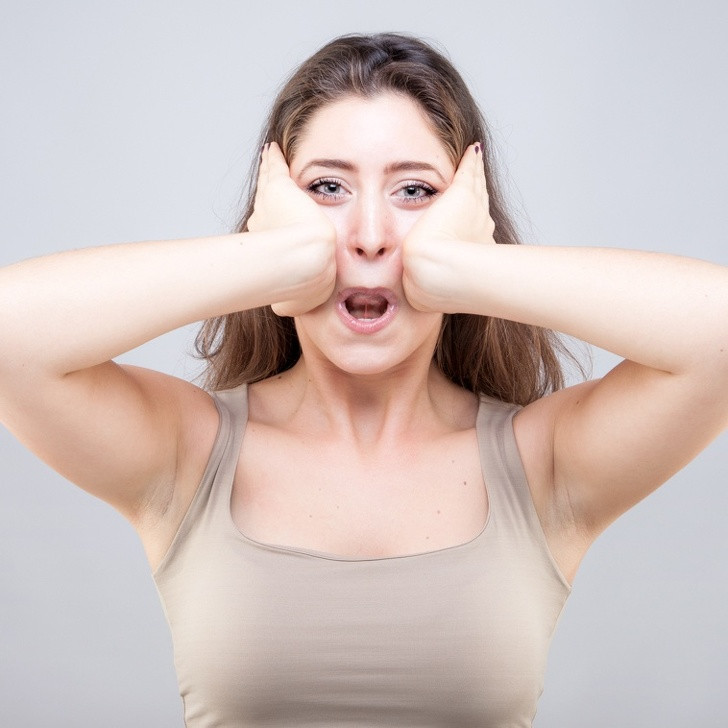 Bài tập yoga cho mặt giúp xóa mờ nếp nhăn