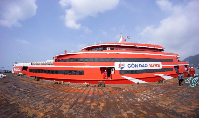 Tàu có chiều dài hơn 77m, rộng hơn 9,5m, cao 4 tầng, sức chứa 1.017 khách, là tàu cao tốc lớn nhất tại Việt Nam.