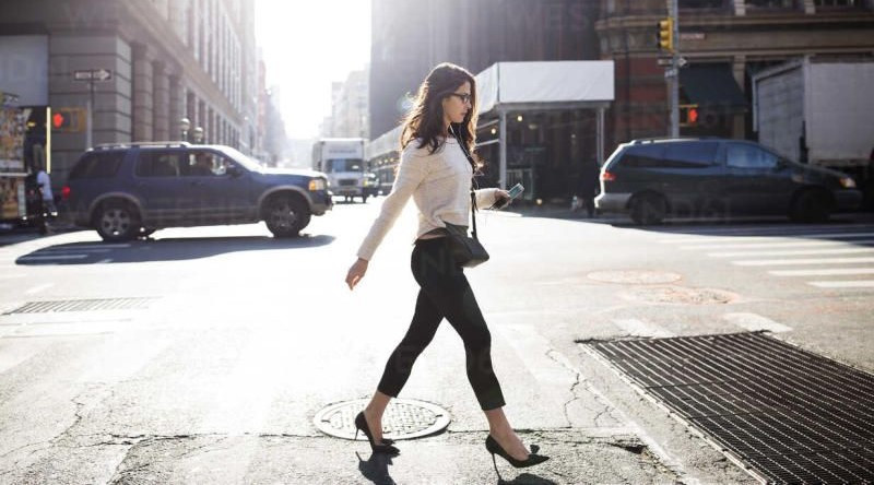 Theo thống kê, hầu hết những người có dáng đi này có trí tuệ khá cao và làm việc một cách khoa học mà không tạo ra sự ồn ào. Tuy nhiên, điều yếu thế của họ là họ chỉ thành công trong các công việc liên quan đến tài liệu văn phòng, còn không tốt trong việc giao tiếp và giao tiếp.