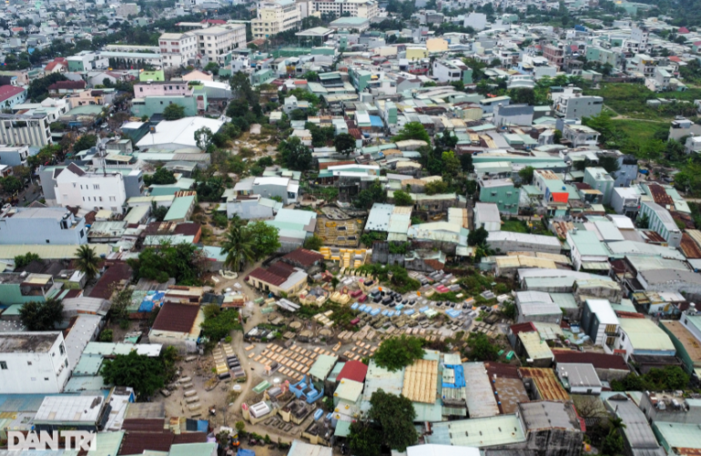 Mo cua thay mo nam san sat o 