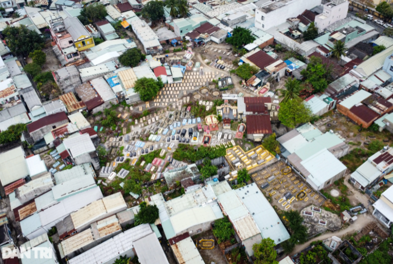 Mo cua thay mo nam san sat o 