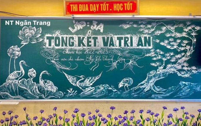 Bảng xanh, phấn trắng vẫn hút hồn người nhìn.