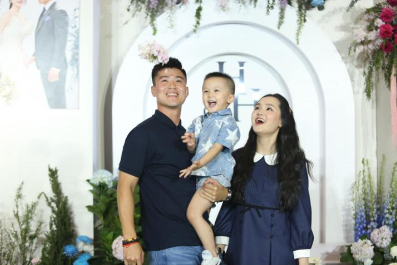 Ba xa Duy Manh noi gi khi con trai bi netizen cong kich