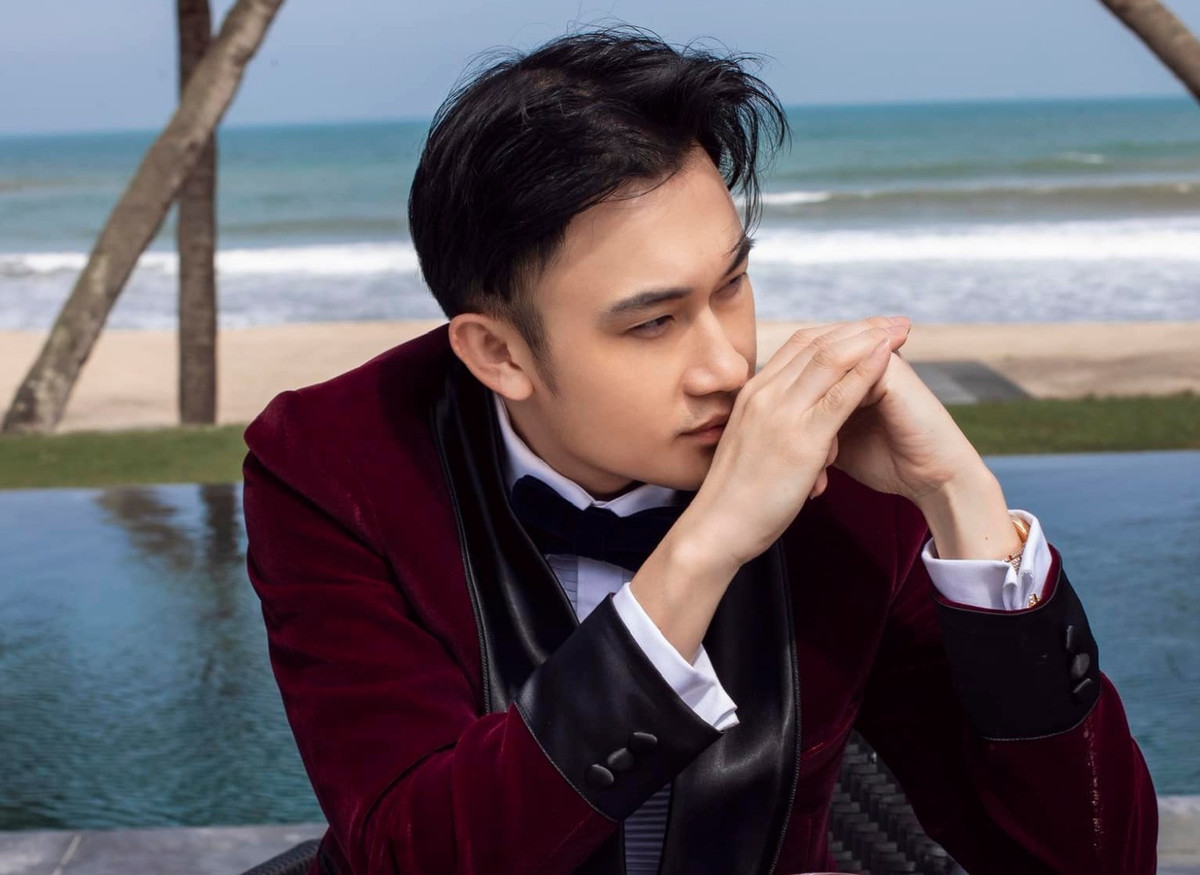 Duong Trieu Vu dang anh co Ho Ngoc Ha mung sinh nhat Le Quyen-Hinh-2