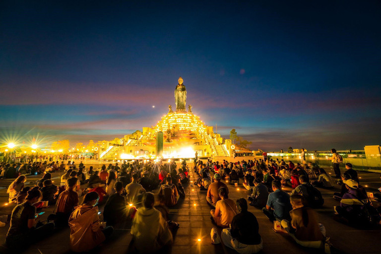 Nhung khoanh khac thieng lieng mua le ta cuoi nam tai nui Ba Den-Hinh-3