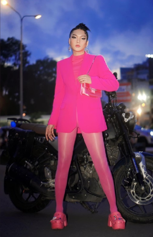 Pham Thoai bi nguoi chi than thiet to 