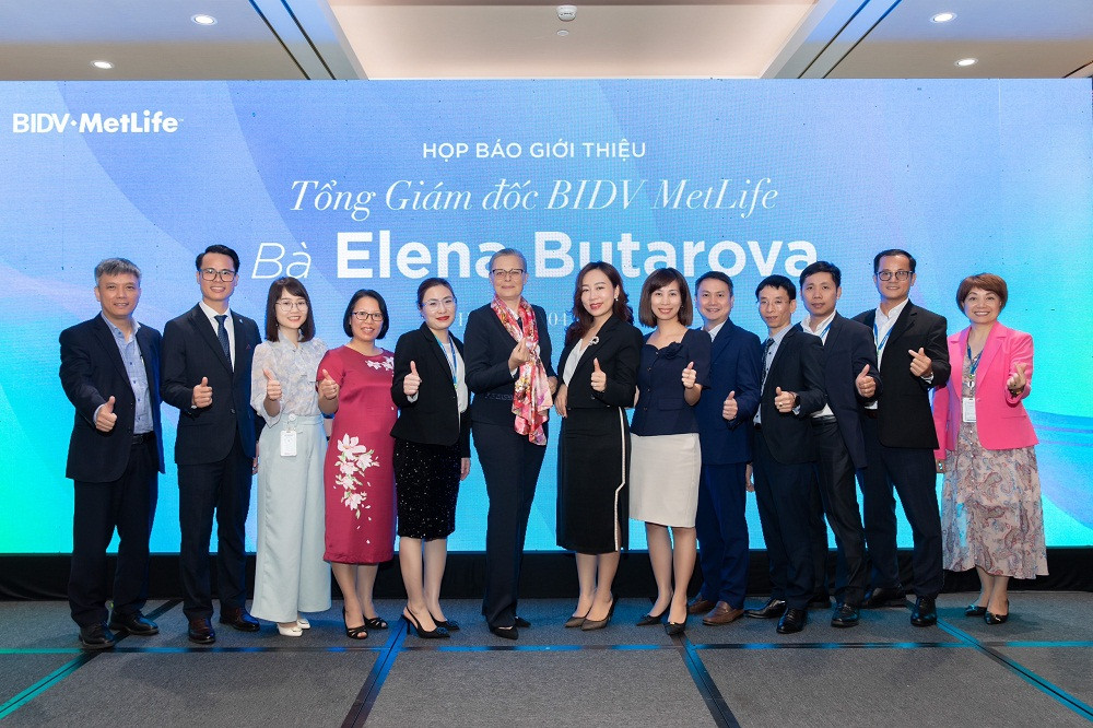 Ba Elena Butarova tro thanh tan Tong Giam Doc BIDV MetLife-Hinh-3