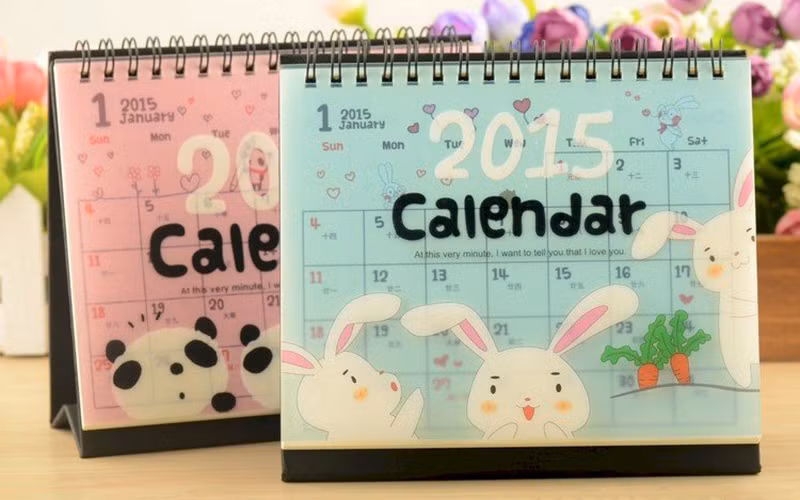 Do đó, theo quan niệm phong thủy, khi kết thúc một năm, việc vứt bỏ cuốn lịch cũ và mua một cuốn mới, phản ánh ngày tháng hiện tại, được coi là một hành động tích cực.