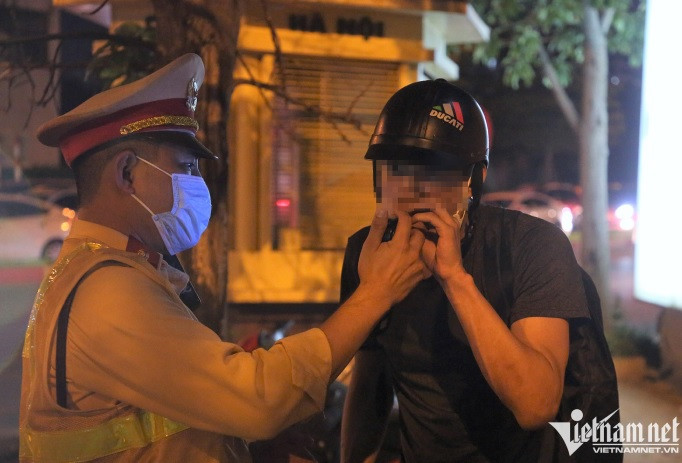 Say ruou nhap vien, nguoi benh co duoc huong bao hiem y te khong?