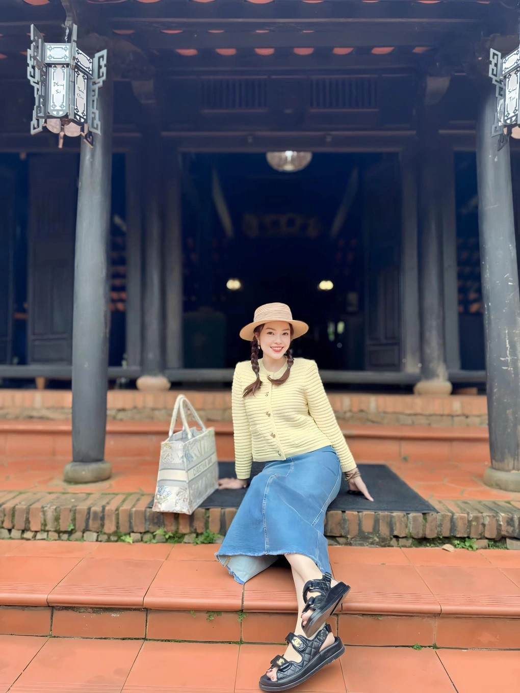 Dương Cẩm Lynh quan điểm mỗi người đều tự quyết định được số phận. Có lúc, cô suy nghĩ tiêu cực, muốn bỏ cuộc, nhưng ở tình thế sa cơ lỡ thời, bị "dồn vào đường cùng", nữ diễn viên như thức tỉnh. "Trong lúc bi cực khốn khó, càng phải dùng hết khả năng có thể, dám đối mặt với áp lực để vượt qua biến cố, thử thách", cô cho hay.