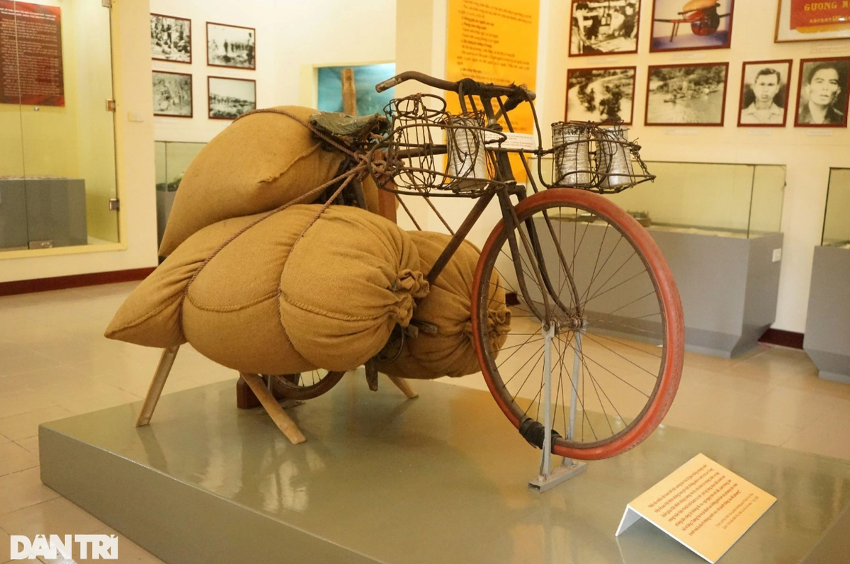 Huyen thoai chiec xe dap tho gan 3,5 ta/chuyen len Dien Bien Phu-Hinh-2