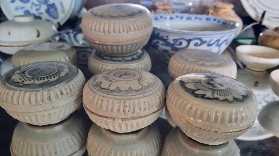 Bộ sưu tập tráp đựng phấn.