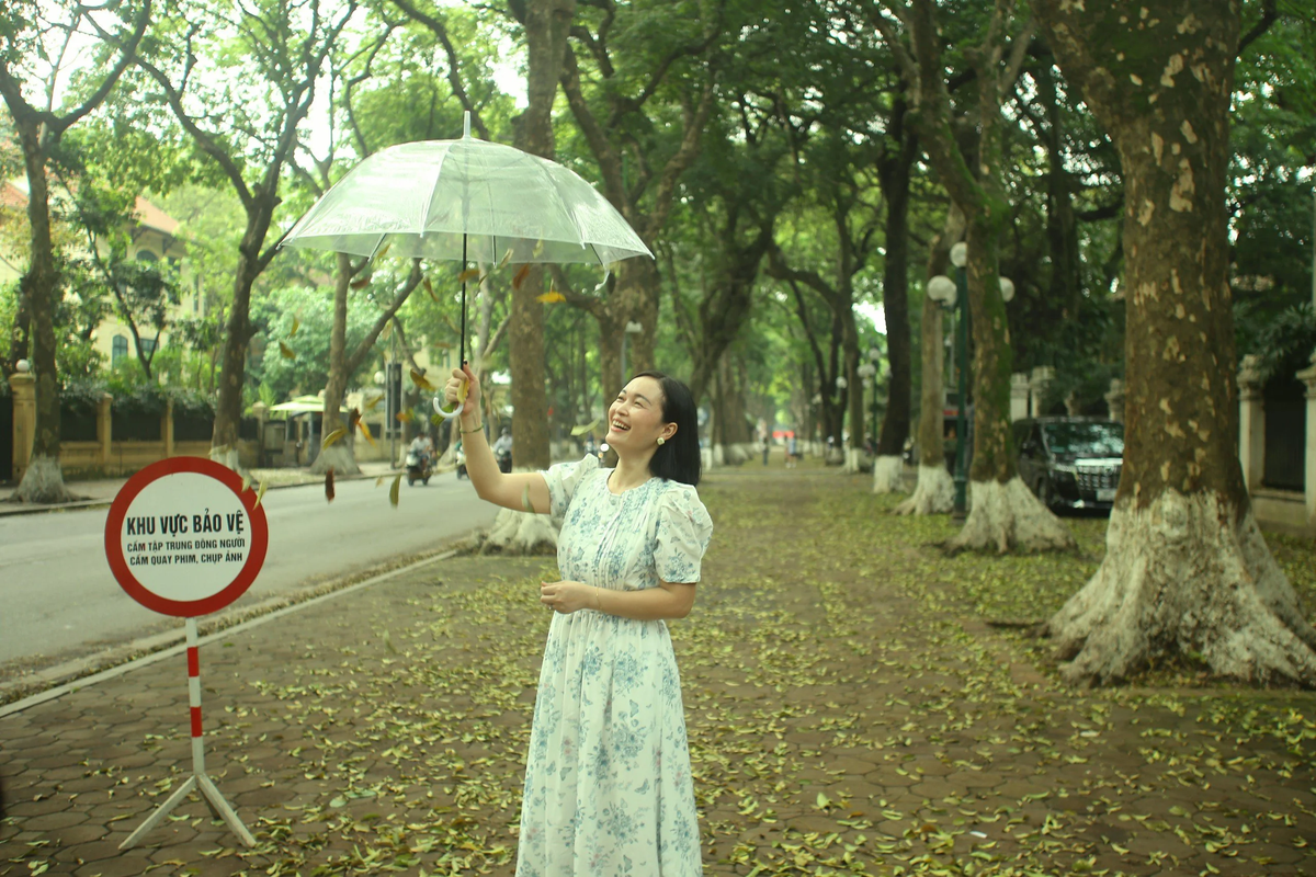 Ai cũng thích thú lưu lại những khoảnh khắc bên vẻ đẹp này.