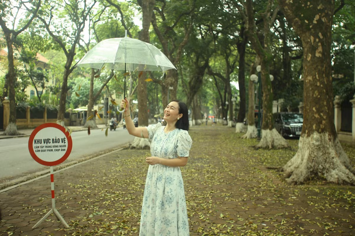 Ai cũng thích thú lưu lại những khoảnh khắc bên vẻ đẹp này.