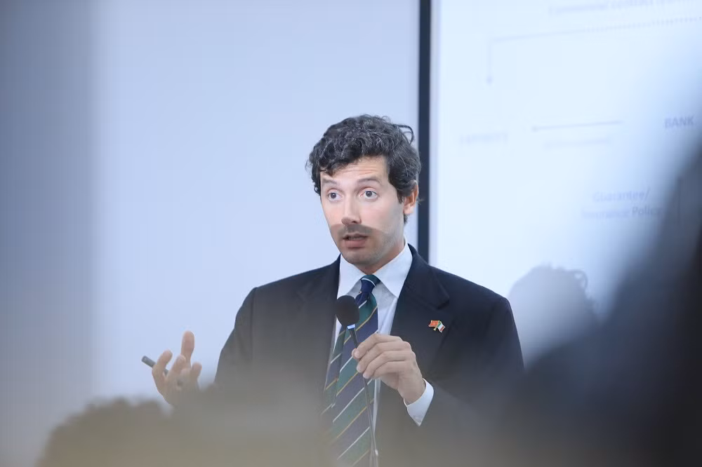 Doanh nghiep Italia gap go Viet Nam ket noi det may-Hinh-5