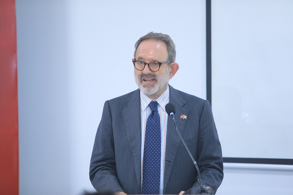 Doanh nghiep Italia gap go Viet Nam ket noi det may-Hinh-2