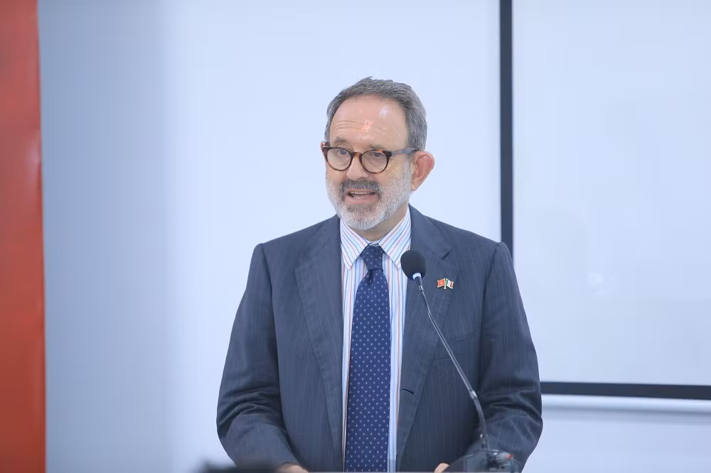 Doanh nghiep Italia gap go Viet Nam ket noi det may-Hinh-2