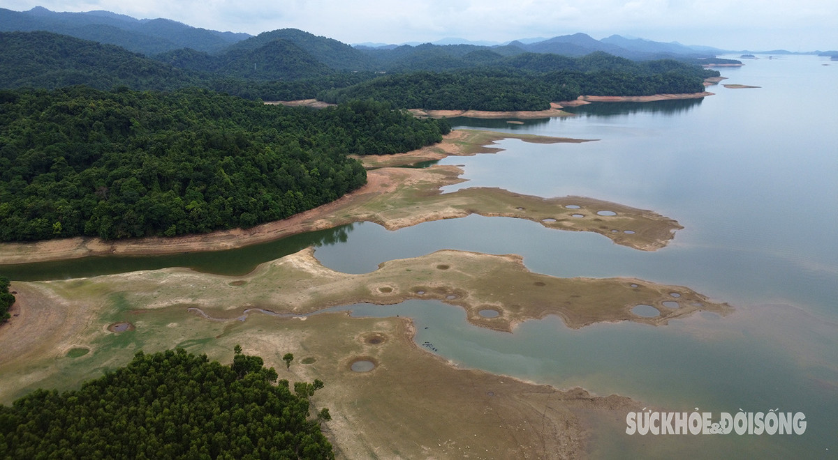 Những năm qua, công tác tìm kiếm, quy tập hài cốt và xác định danh tính hài cốt liệt sỹ được Bộ Chỉ huy Quân sự tỉnh Hà Tĩnh phối hợp với chính quyền địa phương triển khai. Đến nay, cơ quan chức năng tạm lập danh sách 62 liệt sỹ hy sinh nơi vùng hồ Kẻ Gỗ. Đền thờ là nơi ghi danh các anh hùng liệt sỹ tham gia trận địa sân bay dã chiến LiBi.