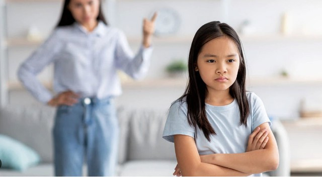 Mot kieu tiet kiem cua cha me nen bo ngay keo hai con