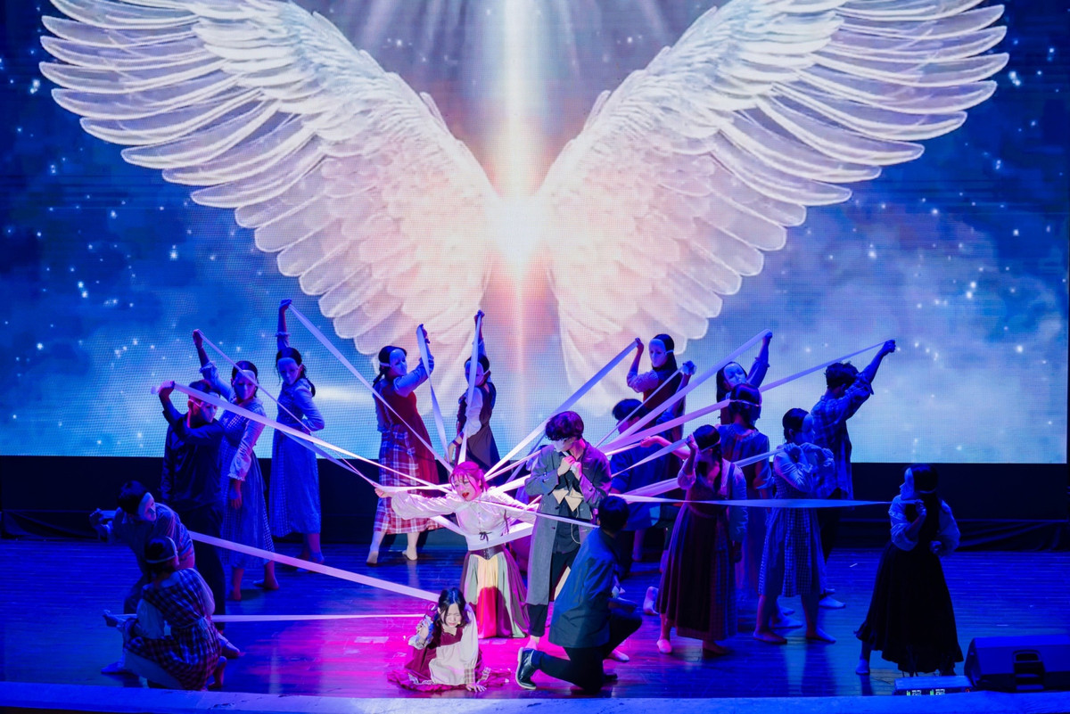 Xuc dong hoc sinh truong chuyen hoa than vao tac pham van hoc-Hinh-2