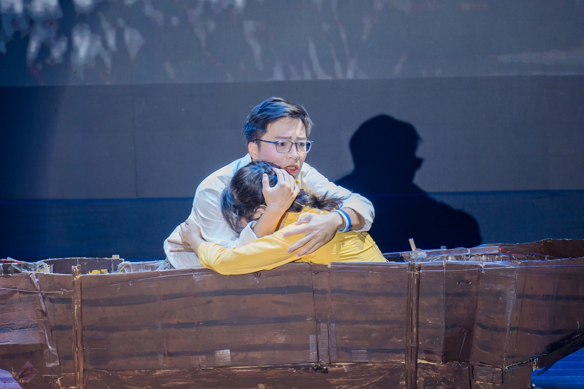 Xuc dong hoc sinh truong chuyen hoa than vao tac pham van hoc-Hinh-4