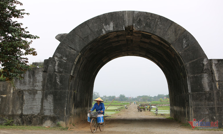 Ve dep binh di ben trong Di san The gioi Thanh nha Ho o Thanh Hoa-Hinh-6