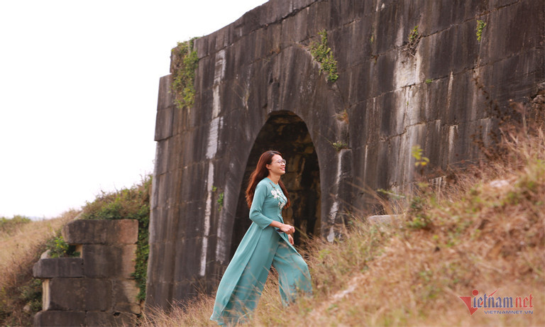 Ve dep binh di ben trong Di san The gioi Thanh nha Ho o Thanh Hoa-Hinh-2